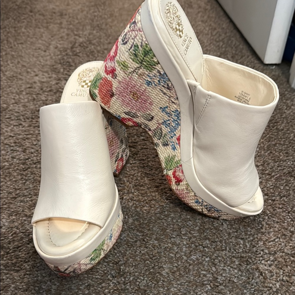 Vince Camuto White Wedge Shoes with Floral Design